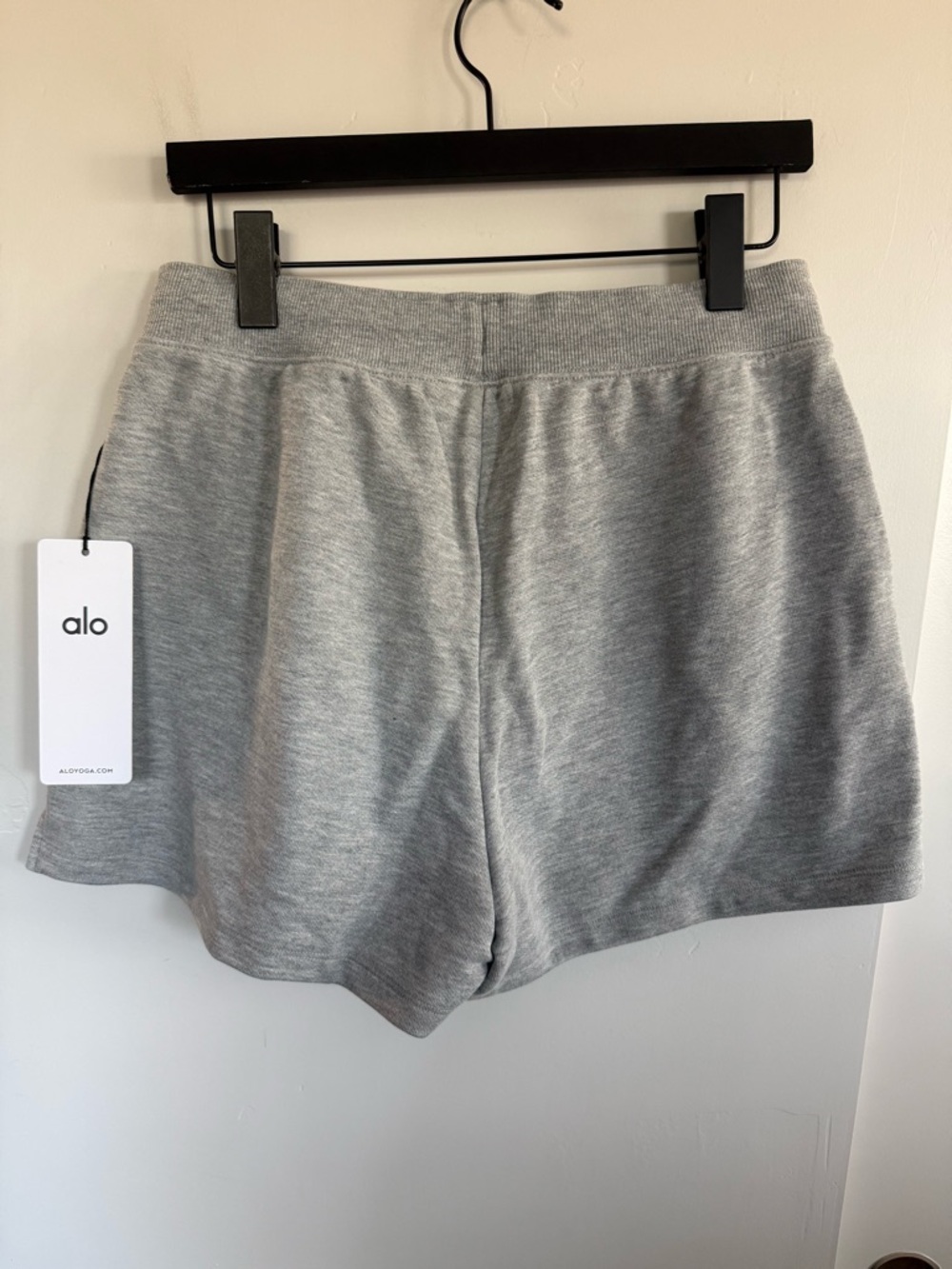 NWT ALO Yoga Low Key Sweat Short Size Medium - Picture 5 of 5